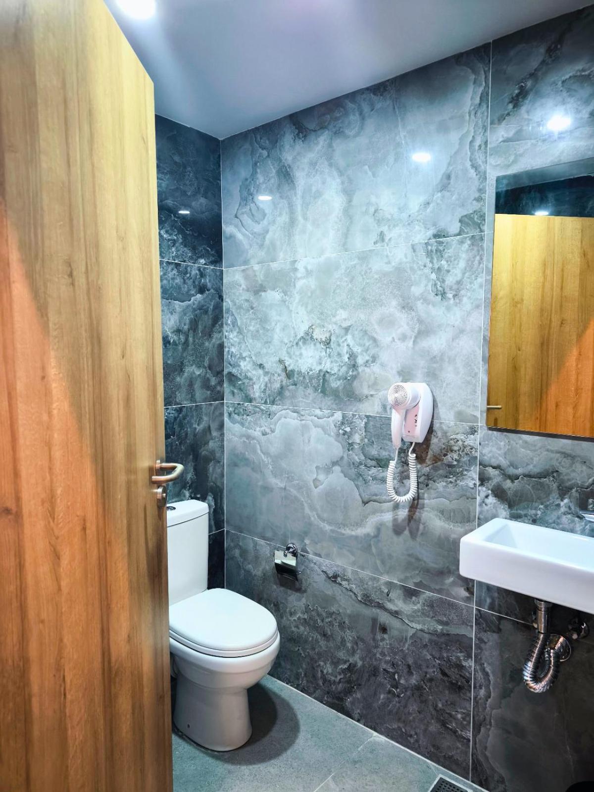 Spinola Hotel Сент Джулианс Экстерьер фото